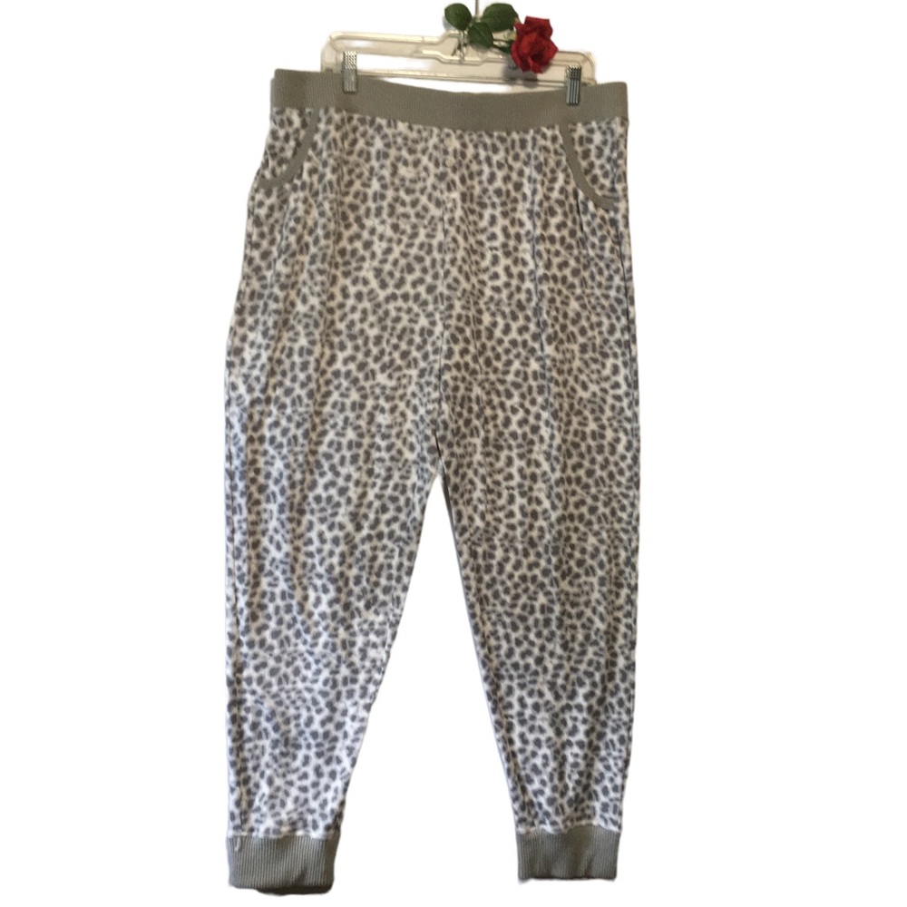 Cuddl Duds PJ cozy lounge pants open foot ribbing XL Animal print gray &…